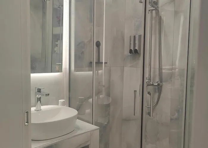 Rhodes Haven * Rhodes City